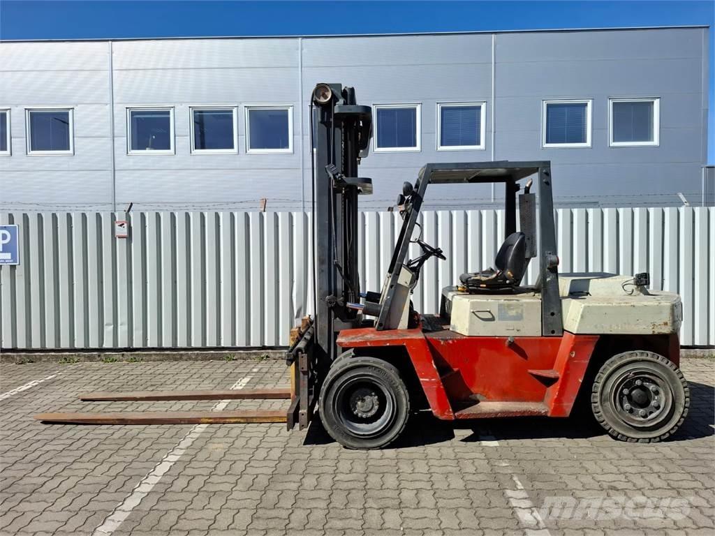 Nissan DF05A60U Diesel Trucker