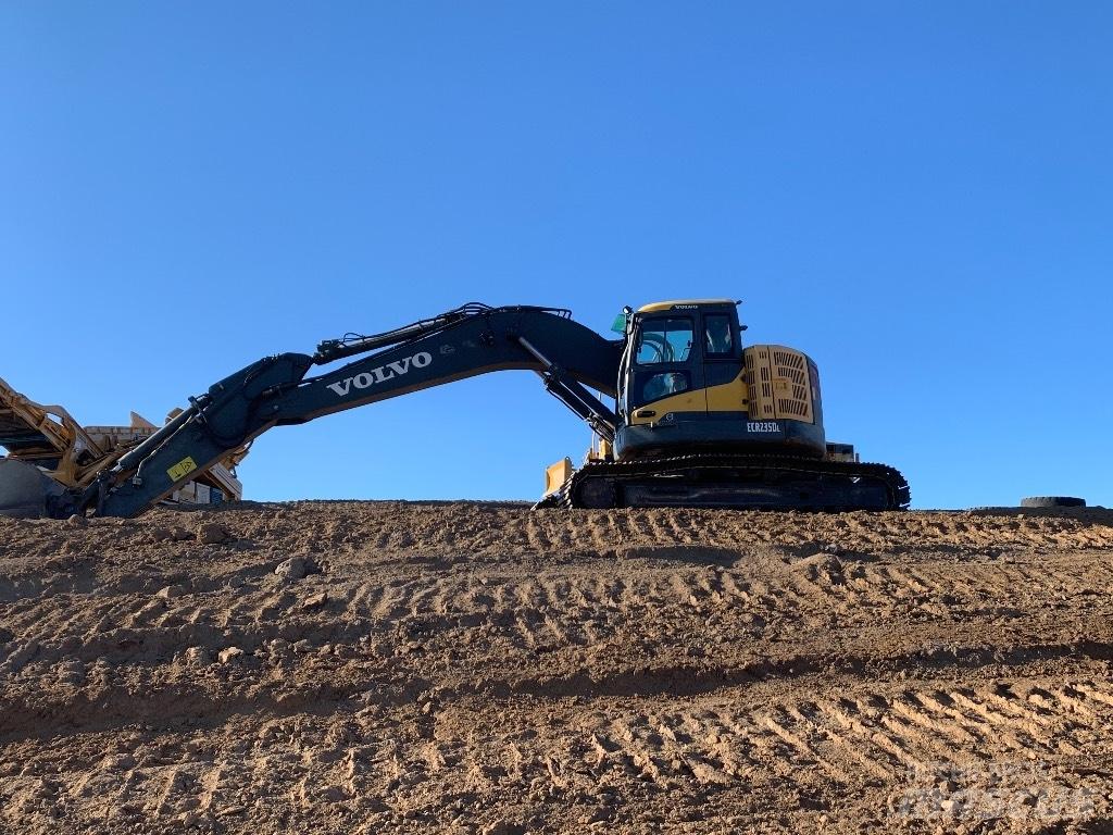 Komatsu 138 us -8 Beltegraver
