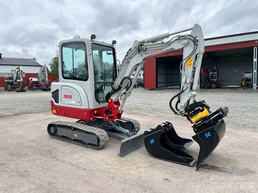 Takeuchi TB225 Minigravere <7t