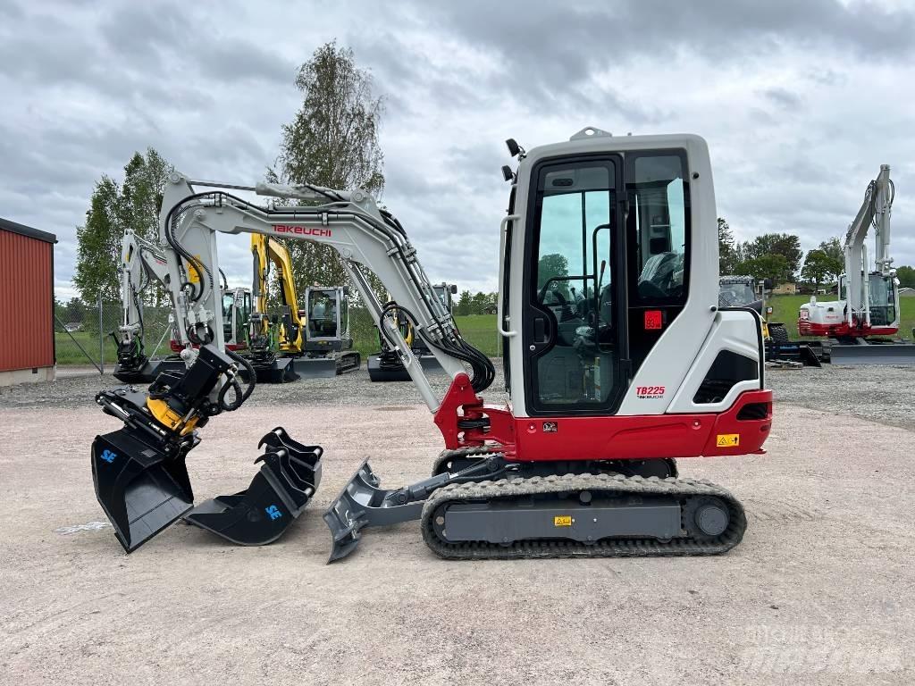 Takeuchi TB225 Minigravere <7t