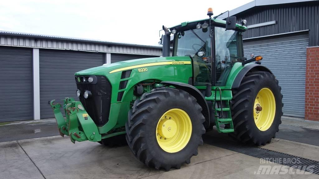 John Deere 8230 ILS Traktorer