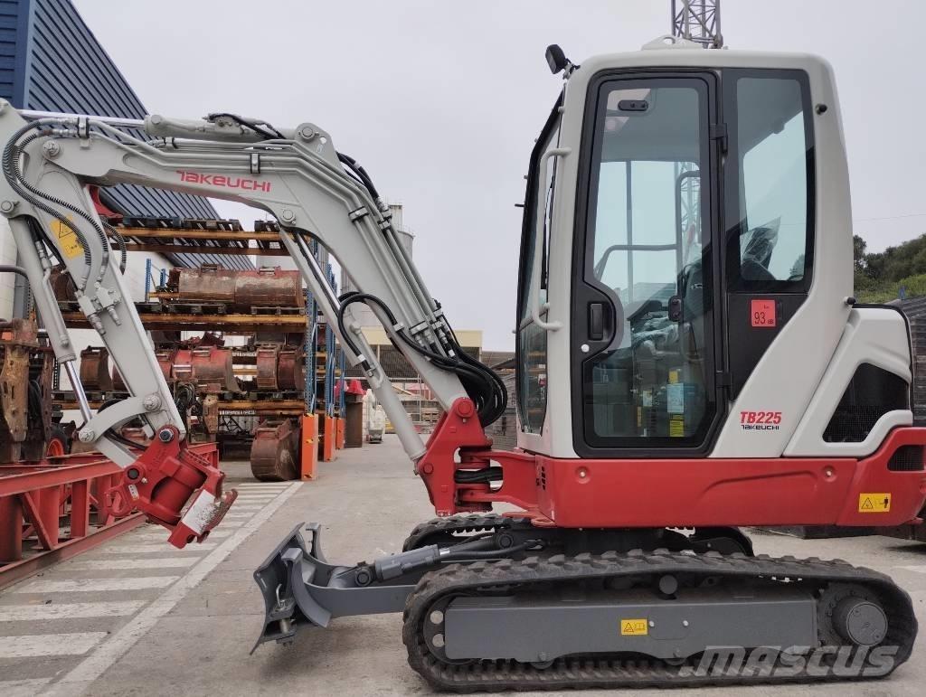 Takeuchi TB 225 Minigravere <7t
