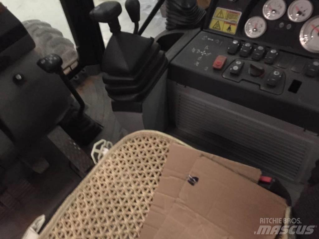 CAT 450 E Traktorgravere