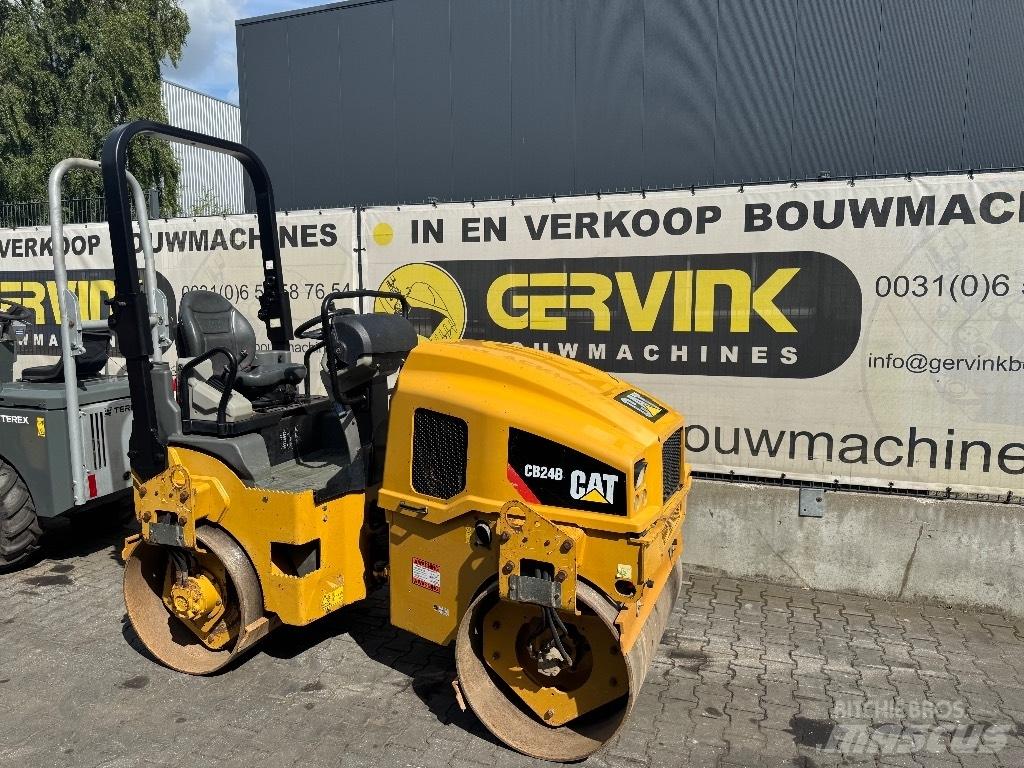 CAT CB 24 B Tandem Valser