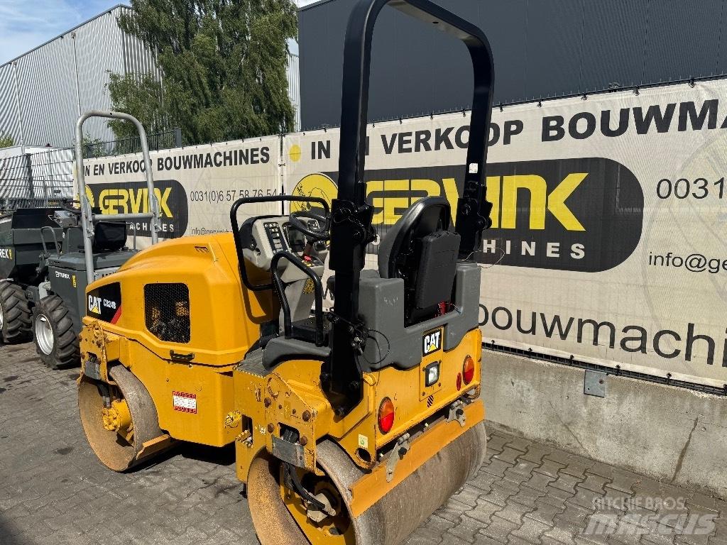 CAT CB 24 B Tandem Valser