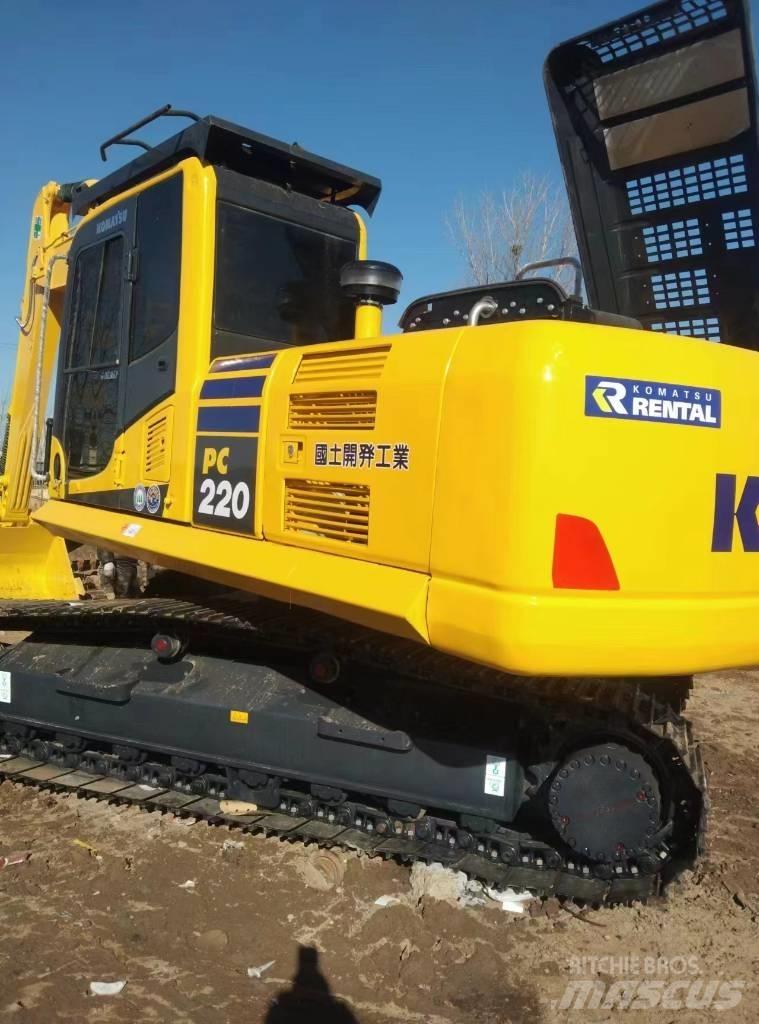 Komatsu PC 220-8 Beltegraver