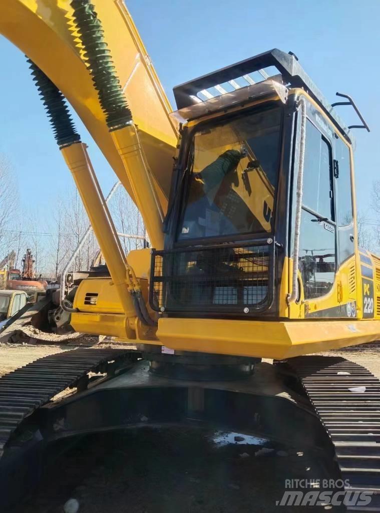 Komatsu PC 220-8 Beltegraver