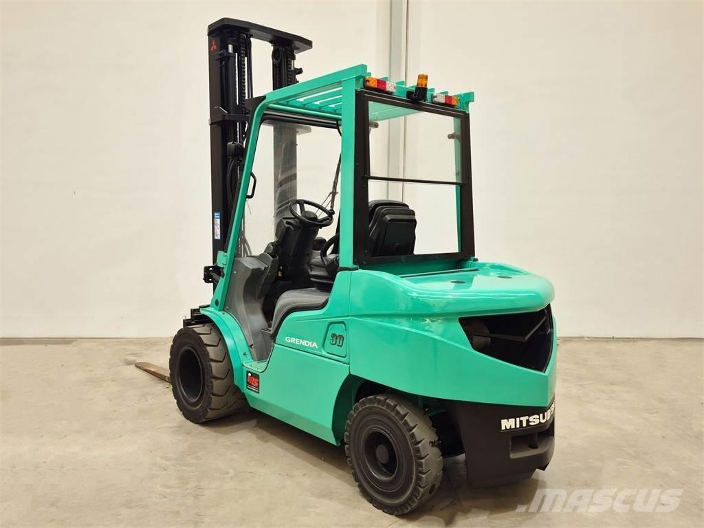 Mitsubishi FD30NTD Diesel Trucker