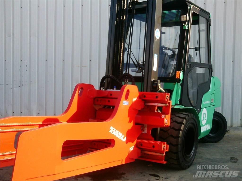 Mitsubishi FD30NTD Diesel Trucker