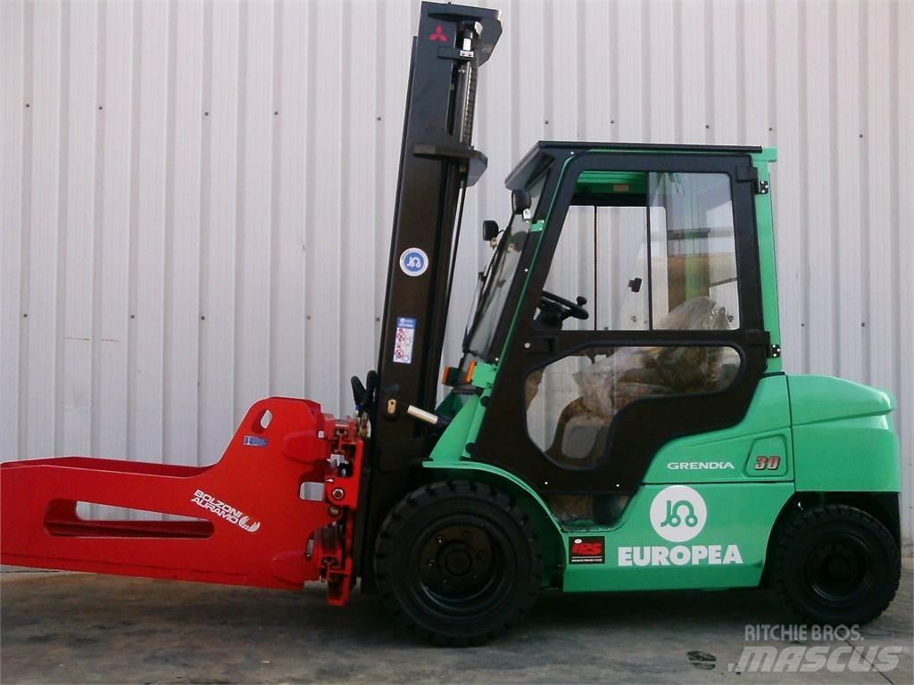 Mitsubishi FD30NTD Diesel Trucker
