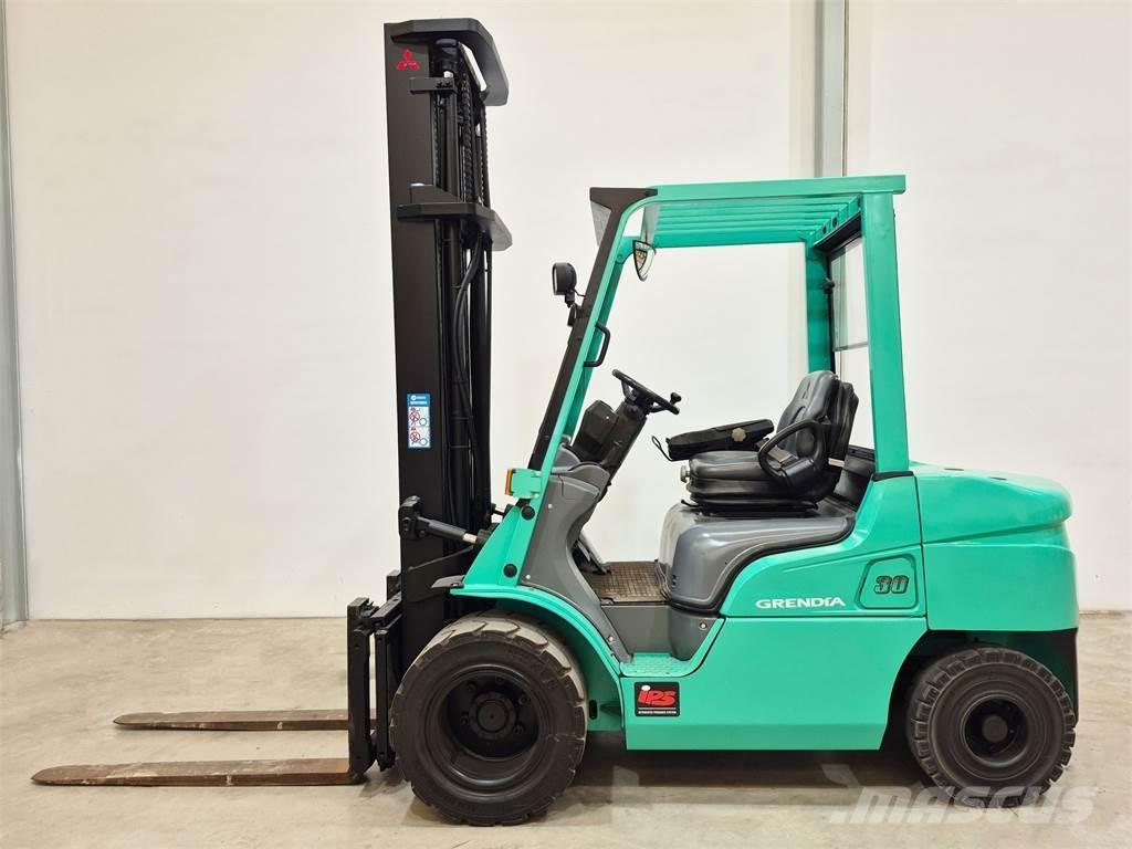 Mitsubishi FD30NTD Diesel Trucker