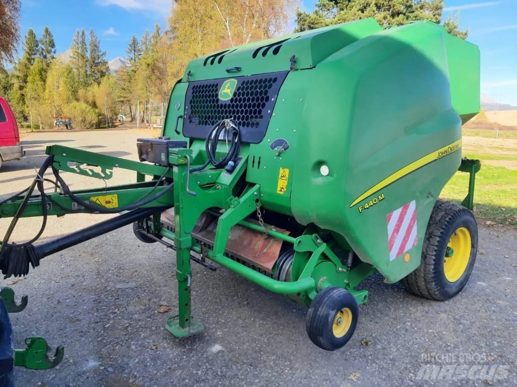 John Deere F 440 M Rundballepresser