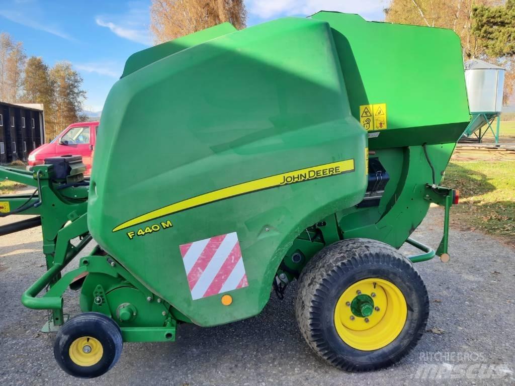 John Deere F 440 M Rundballepresser