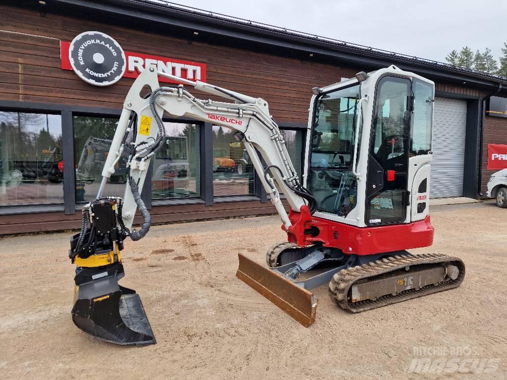 Takeuchi TB 325 R Minigravere <7t