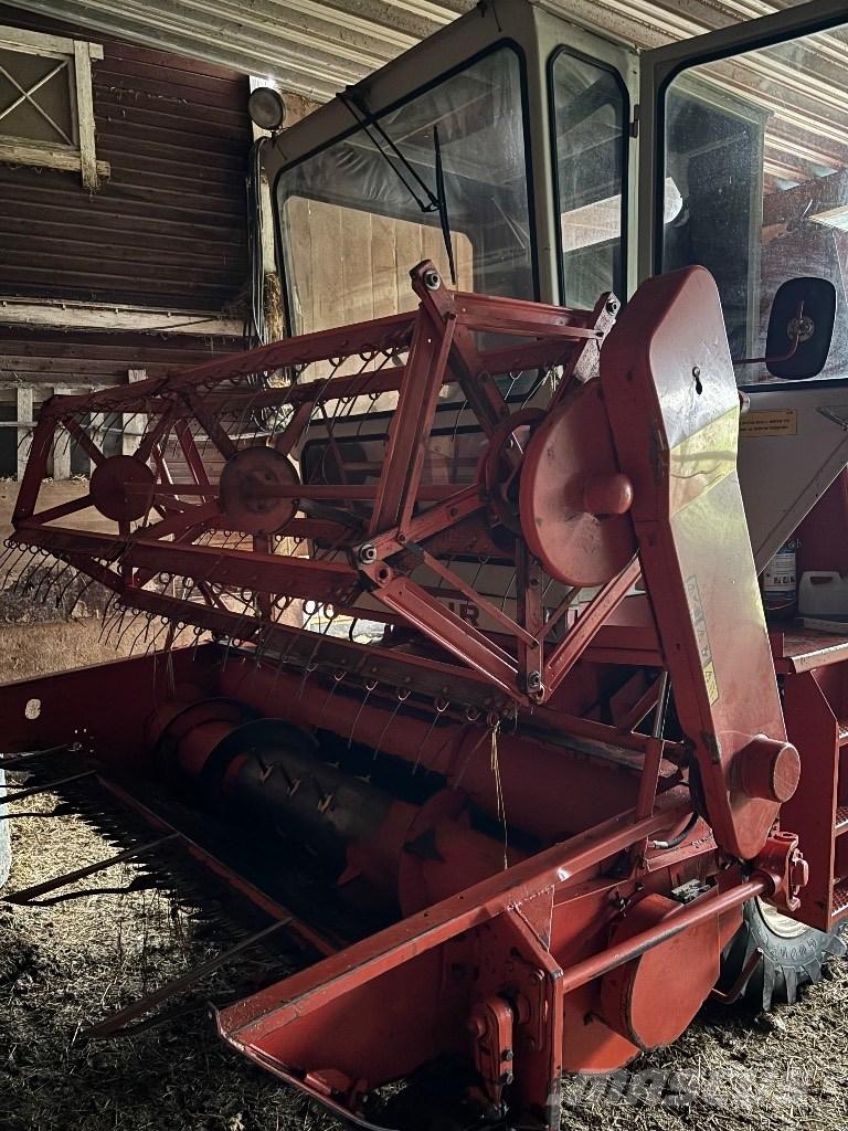 Deutz M750 Skurtreskere