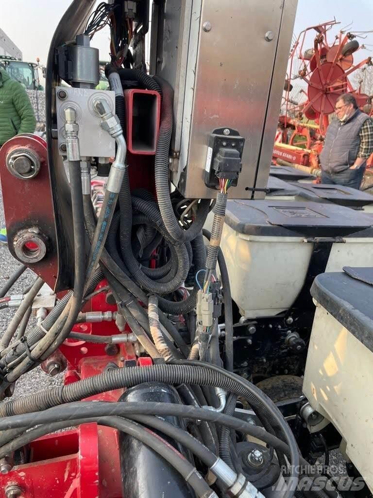 Kinze 8 FILE Sette- og Plantemaskiner