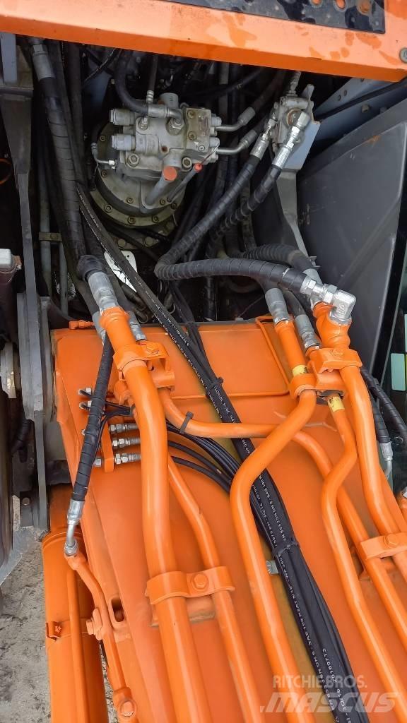 Hitachi ZX 210 LC Beltegraver