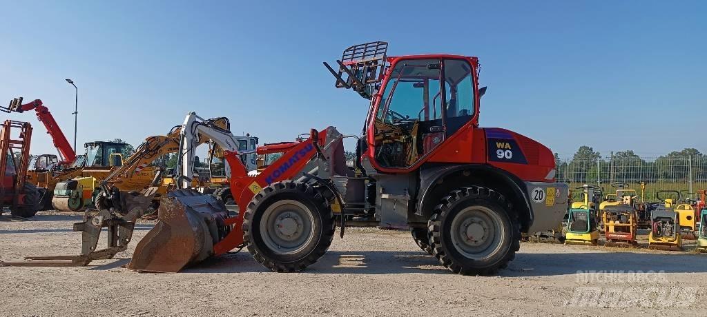 Komatsu WA 90 Hjullastere