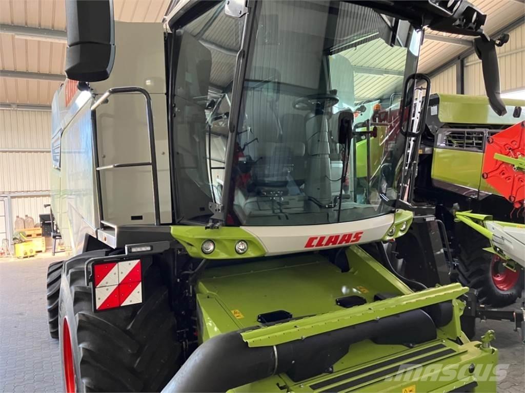 CLAAS TRION 730 Skurtreskere