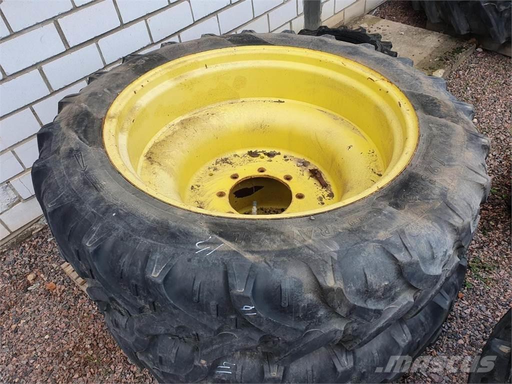 Kleber 270/95R32 Dekk, hjul og felger