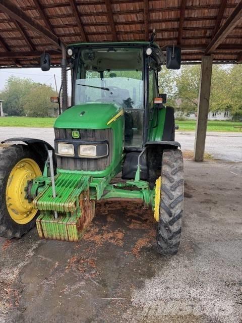 John Deere 5820 Traktorer
