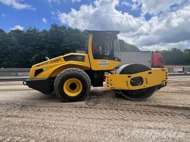Bomag BW 213 BVC-5 Hjullaster til komprimering
