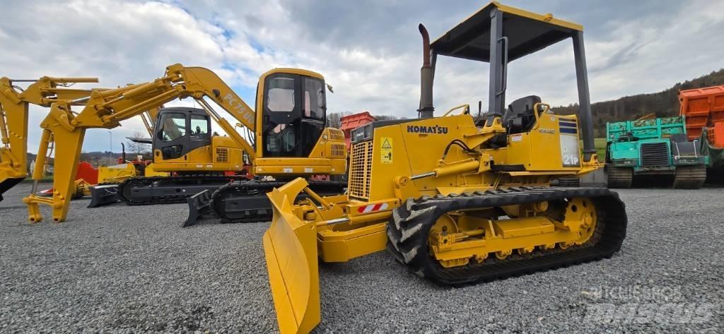 Komatsu D 21 P-8 Dozere Beltegående