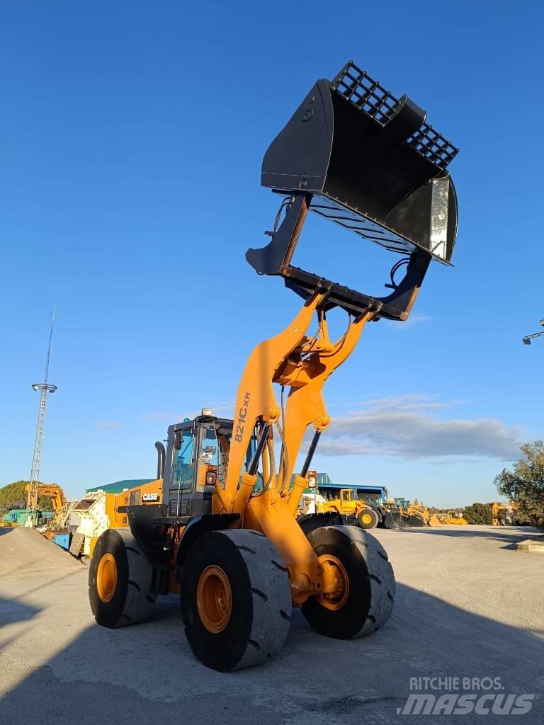 CASE 821C XR Hjullastere