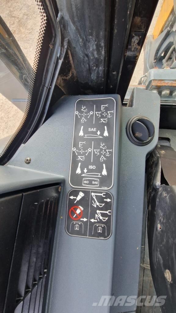 Terex TLB 890 Traktorgravere