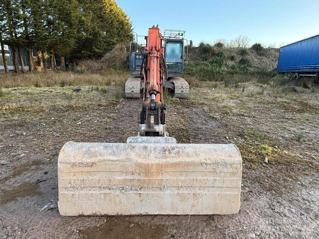 Hitachi ZX225USRLC-3 Beltegraver