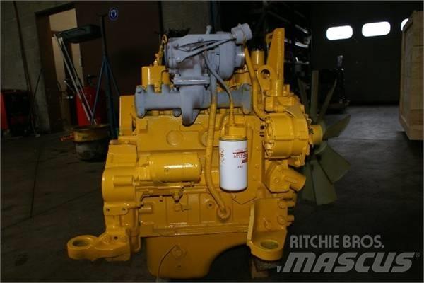 Komatsu SA4D102E Motorer