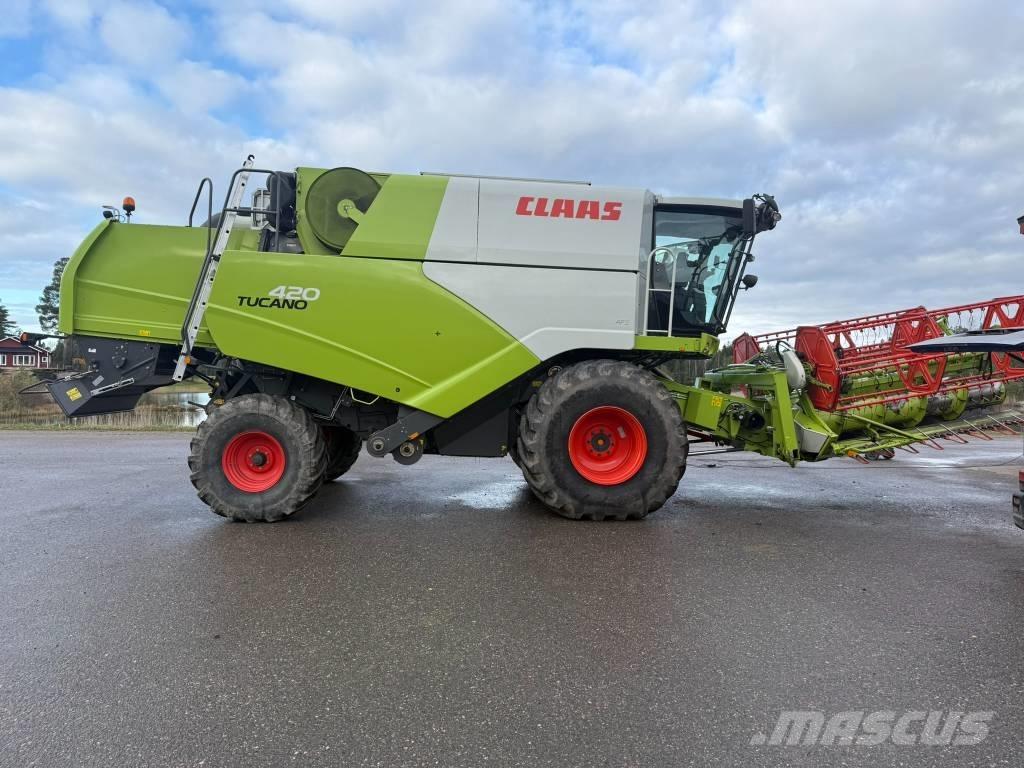 CLAAS Tucano 420 Skurtreskere
