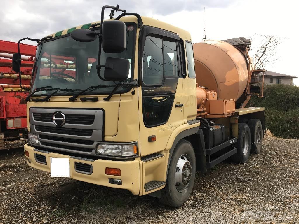 Hino FS2PKG10527 Betong/sement blandere