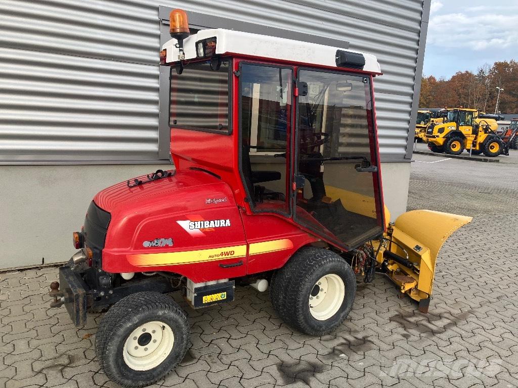 Shibaura CM 374 Redskapsbærere