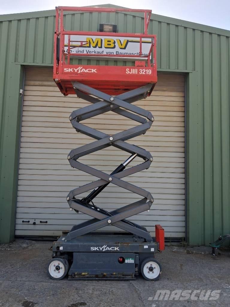 SkyJack SJ III 3219 Sakselifter