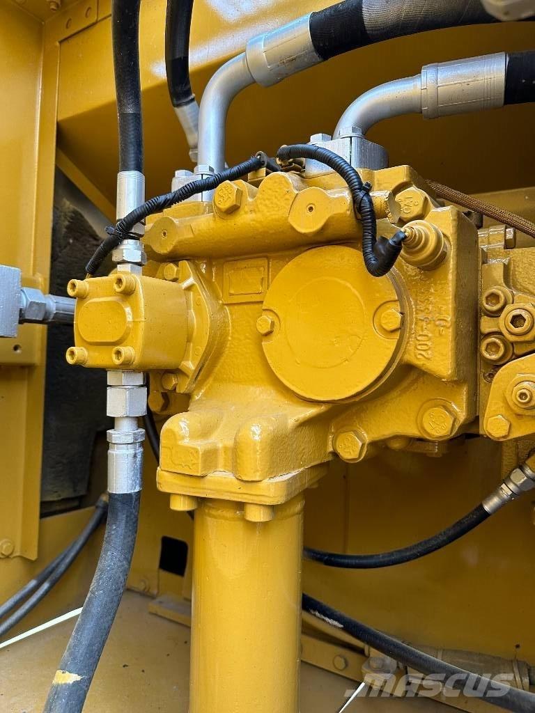 CAT 330D Beltegraver