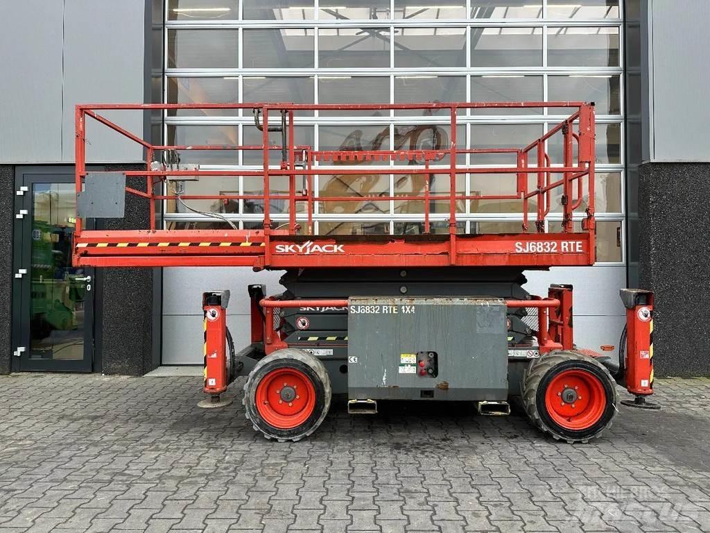 SkyJack SJ6832 RTE Sakselifter