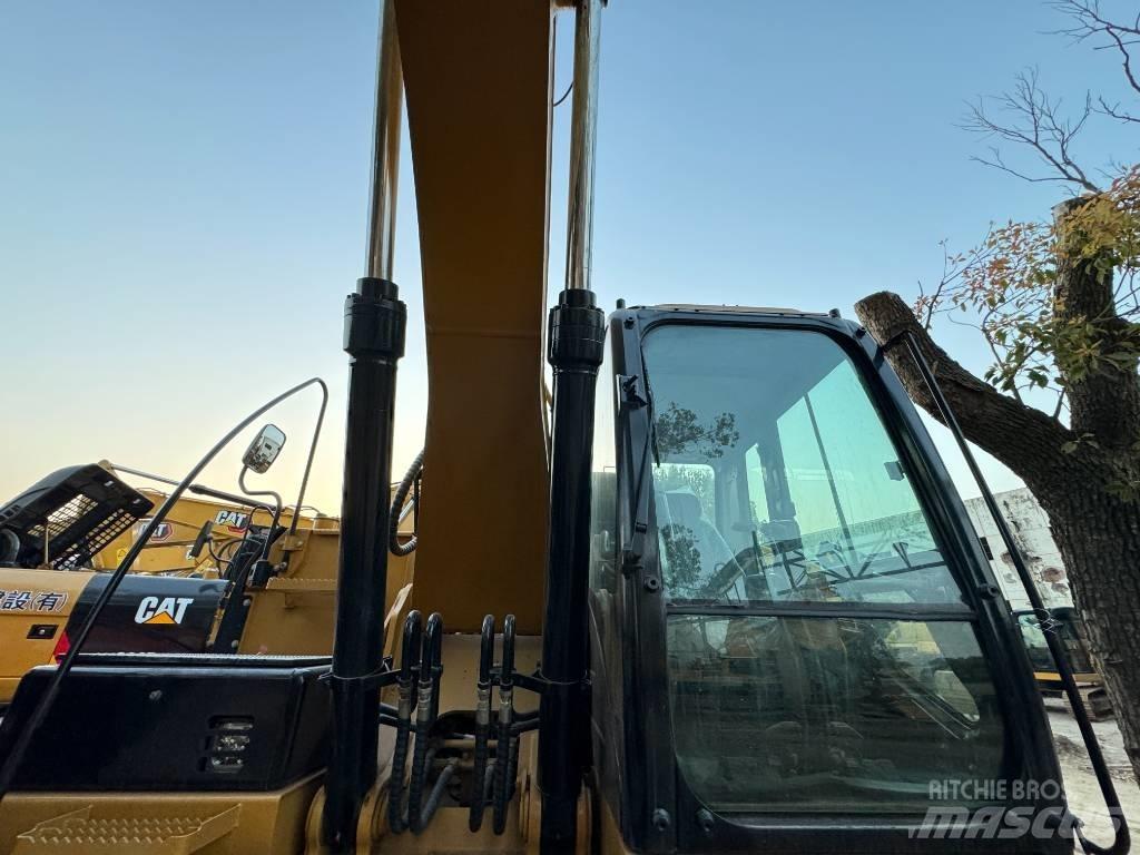 CAT 320D2L Beltegraver