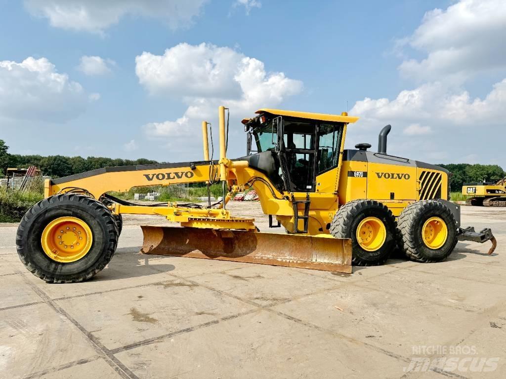 Volvo G970 + RIPPER Veihøvler