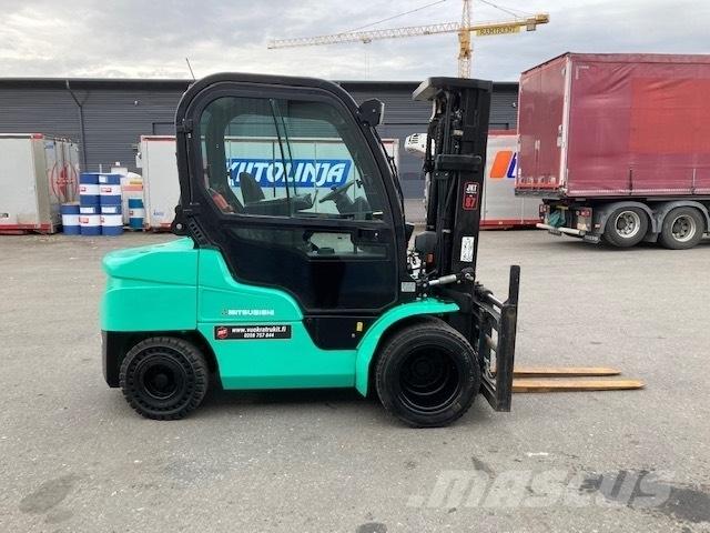Mitsubishi FD35N Diesel Trucker