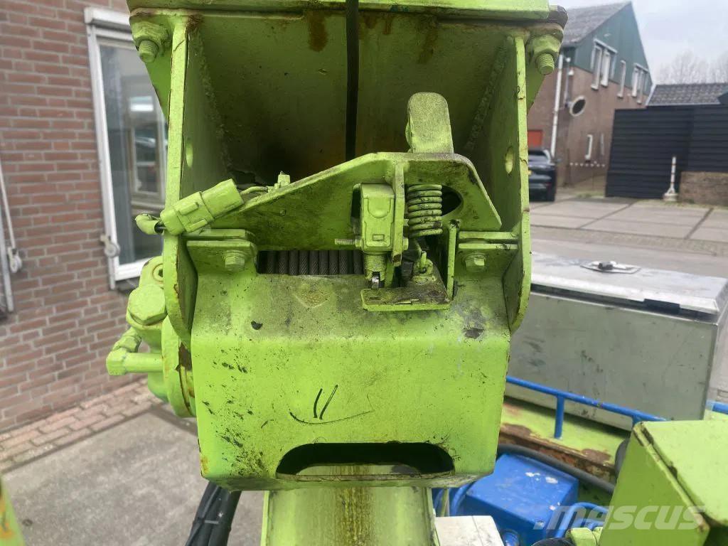 Maeda MC-305C Beltegående Kran