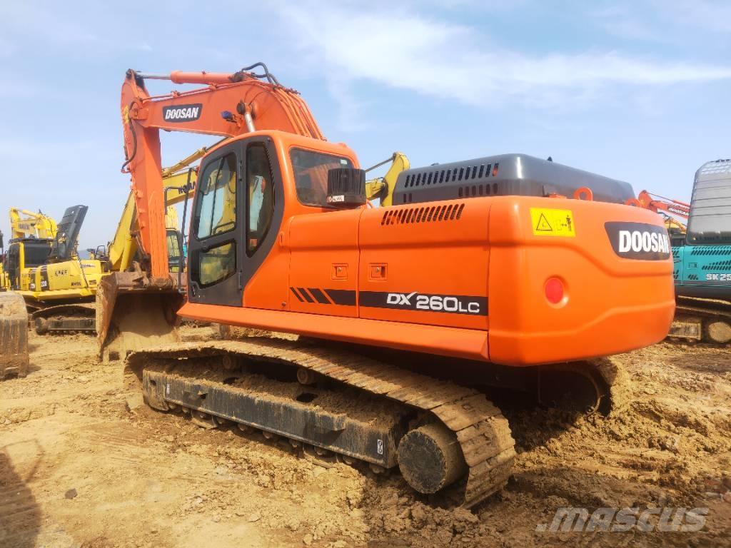 Doosan DX260LC Beltegraver