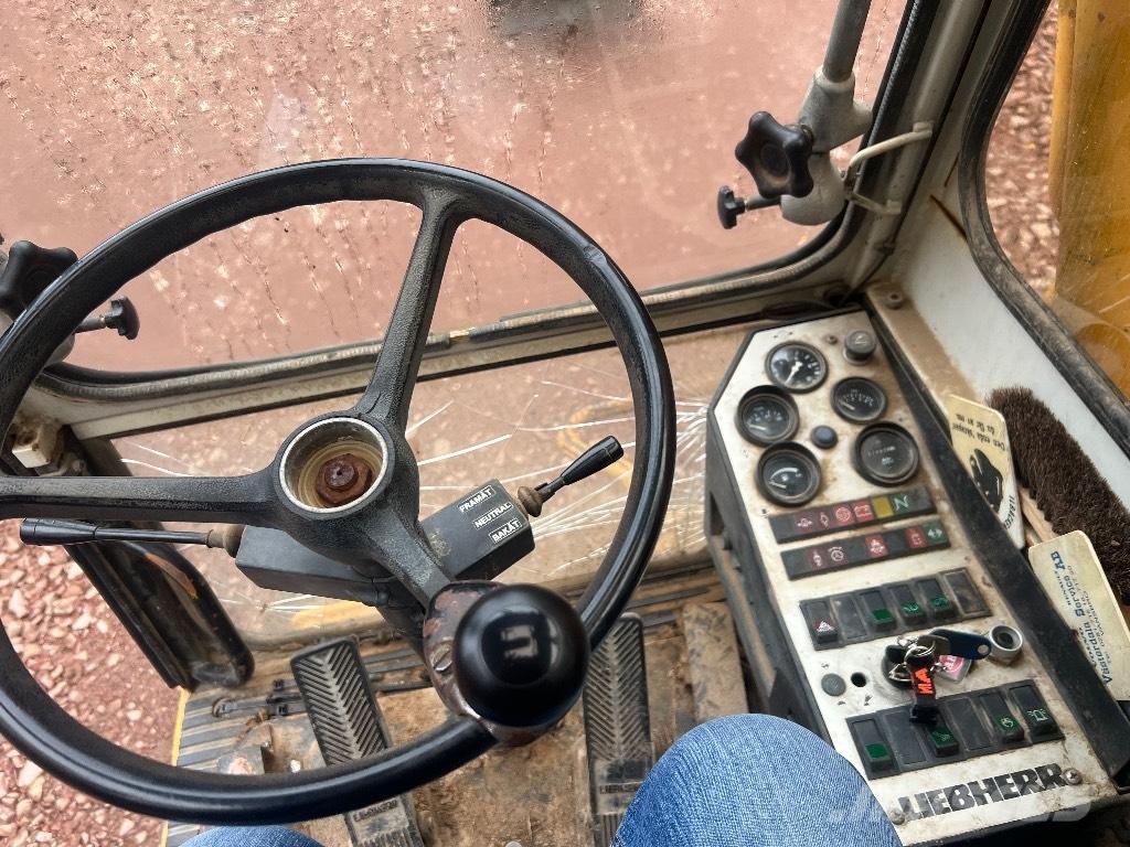 Liebherr 902 Hjulgravere
