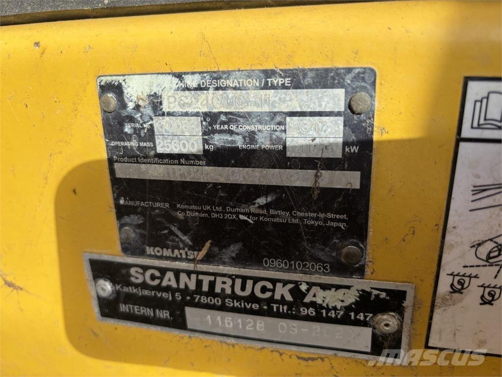 Komatsu PC240LC-11 Beltegraver