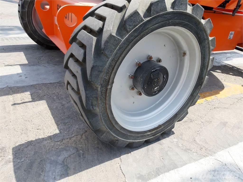 JLG 600AJ Leddede bomlifter