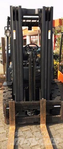 Doosan D25S-5 Diesel Trucker