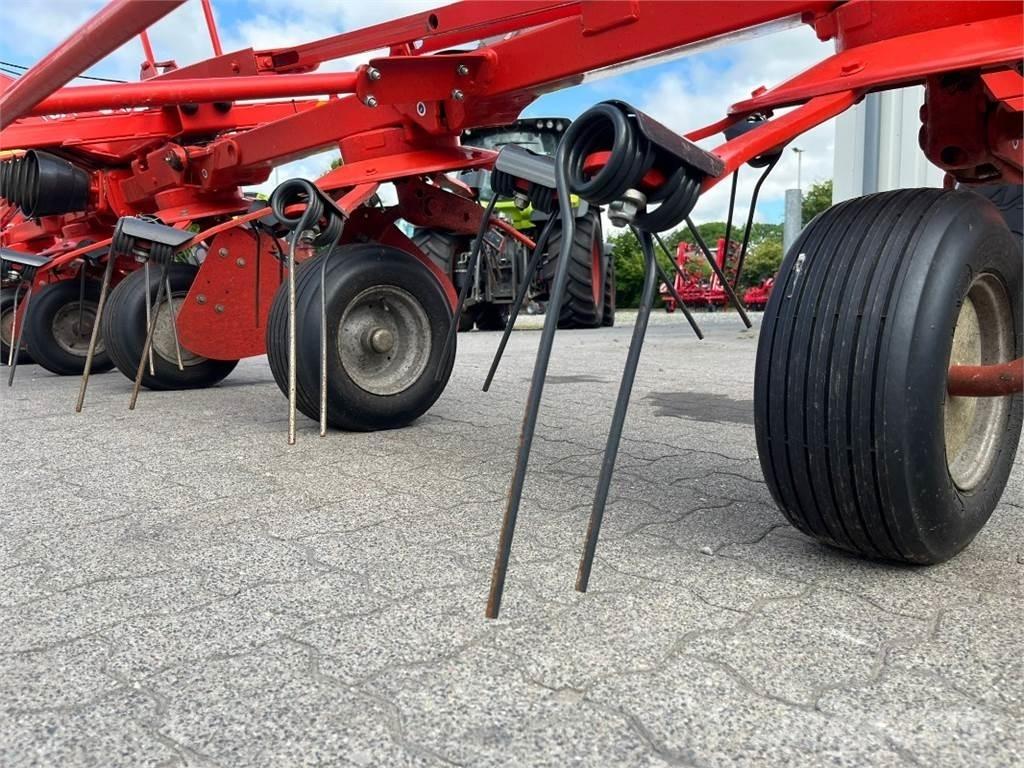 Kuhn GF6502 Raker og høyvendere