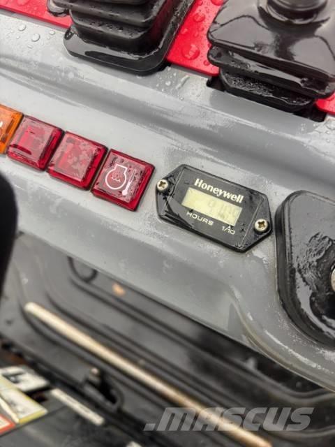 Takeuchi TB 210 R Minigravere <7t