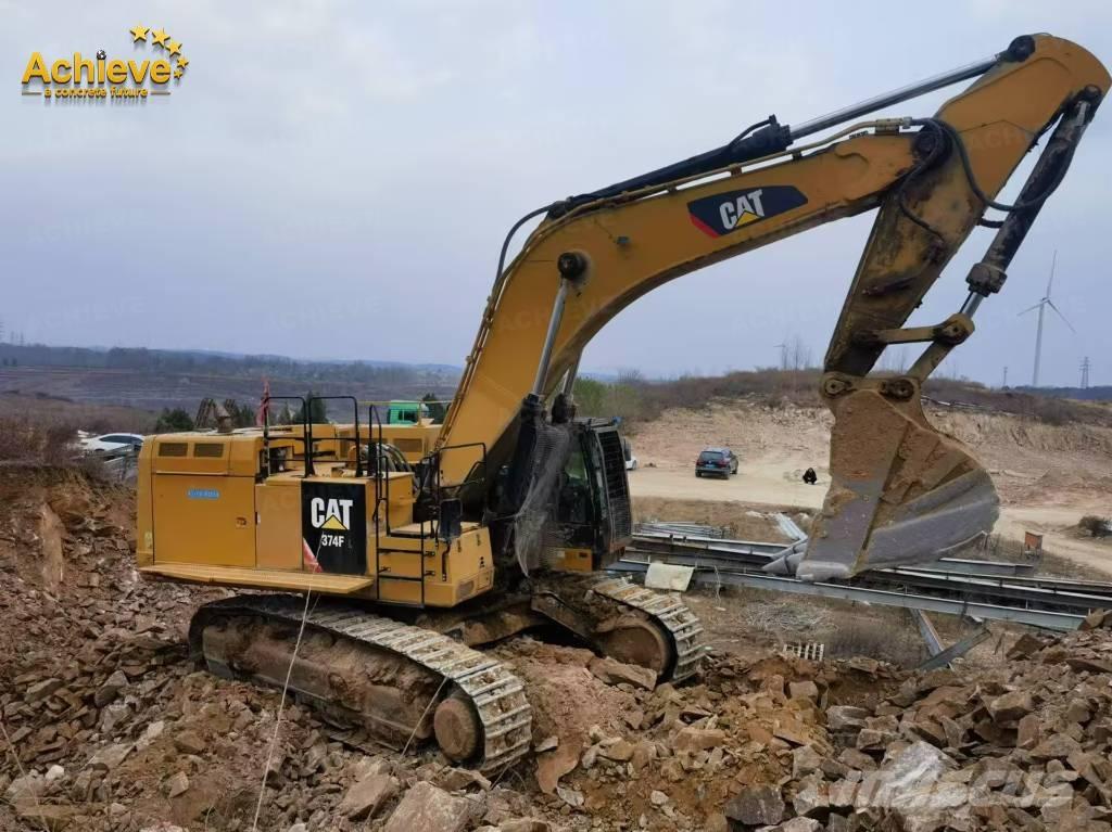 CAT 374 F Beltegraver