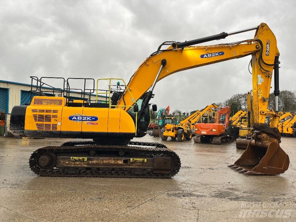 JCB JS370 LC Beltegraver